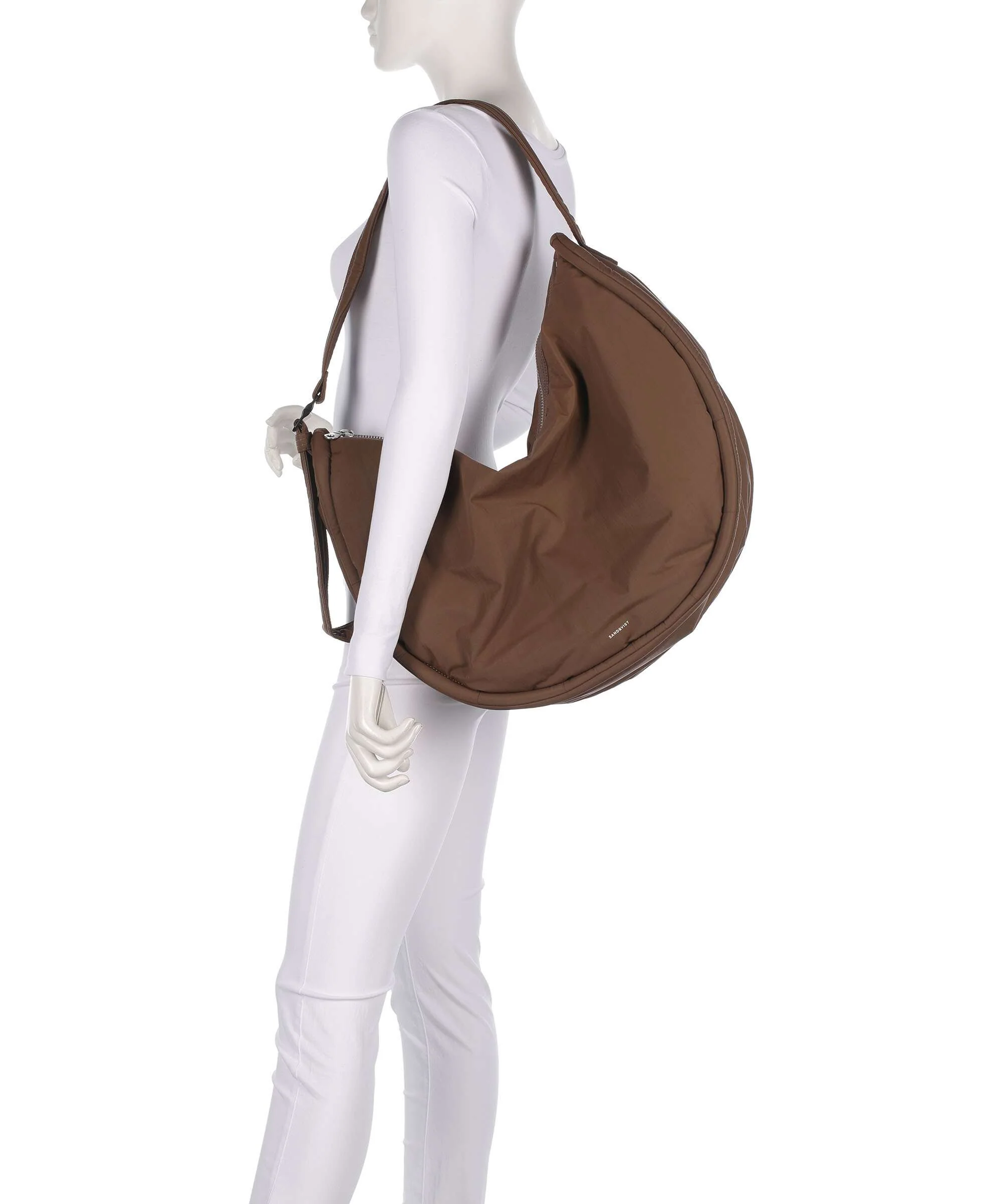 Sandqvist Curve L Hobo bag dark taupe - Image 3