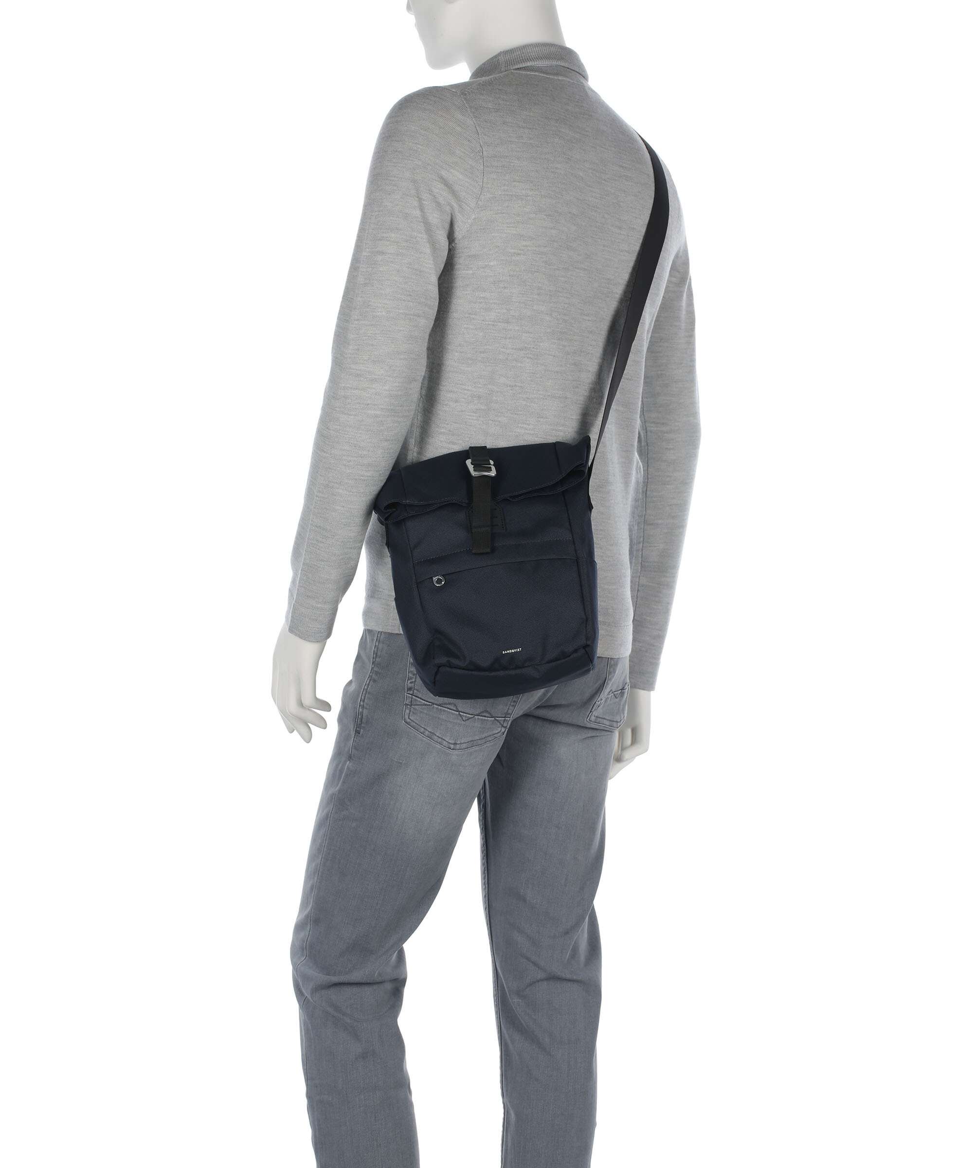 Sandqvist Icon Sacoche Crossbody bag navy - Image 3