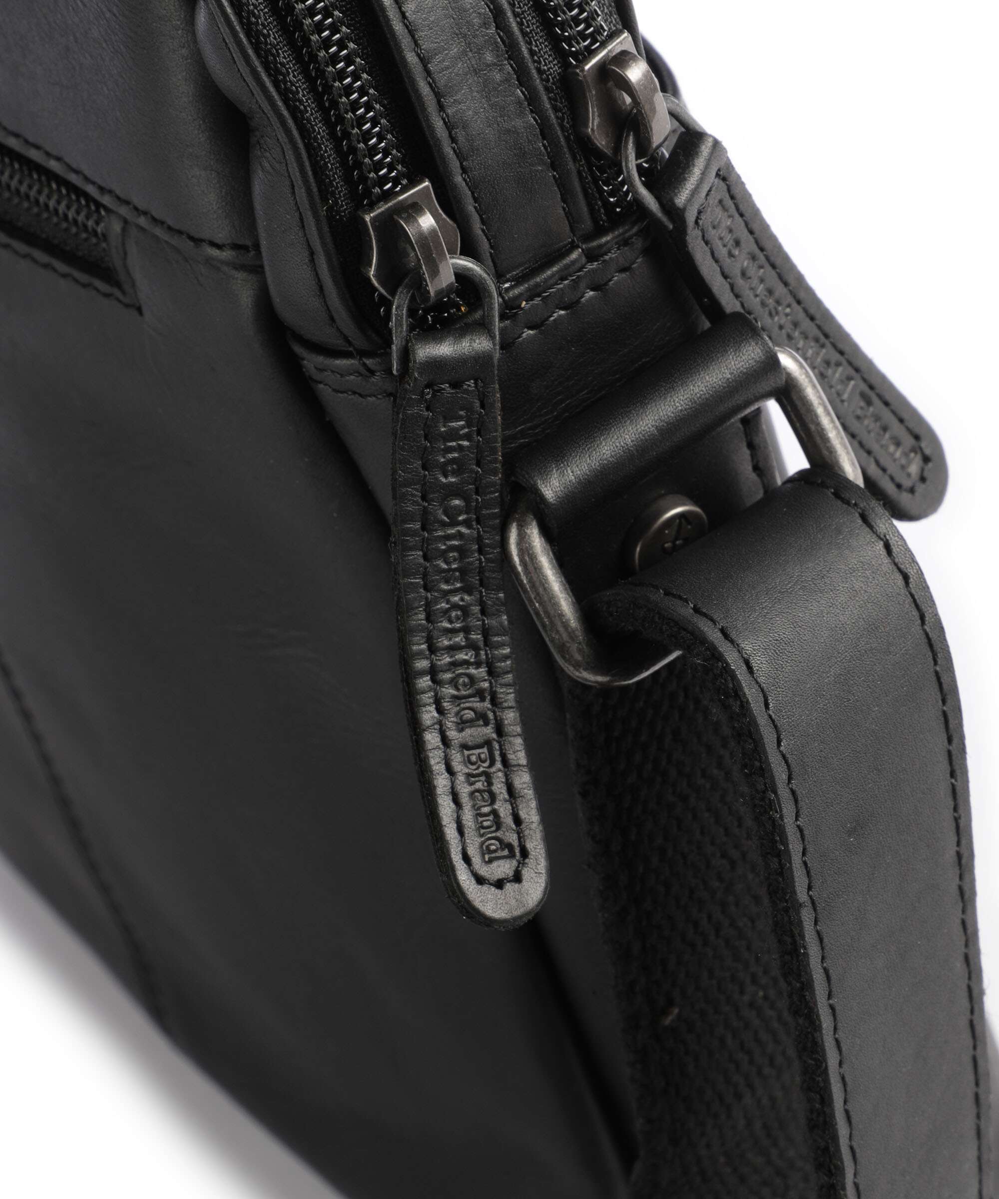 The Chesterfield Brand Cow Wax Pull Up Arnhem Crossbody bag black - Image 4