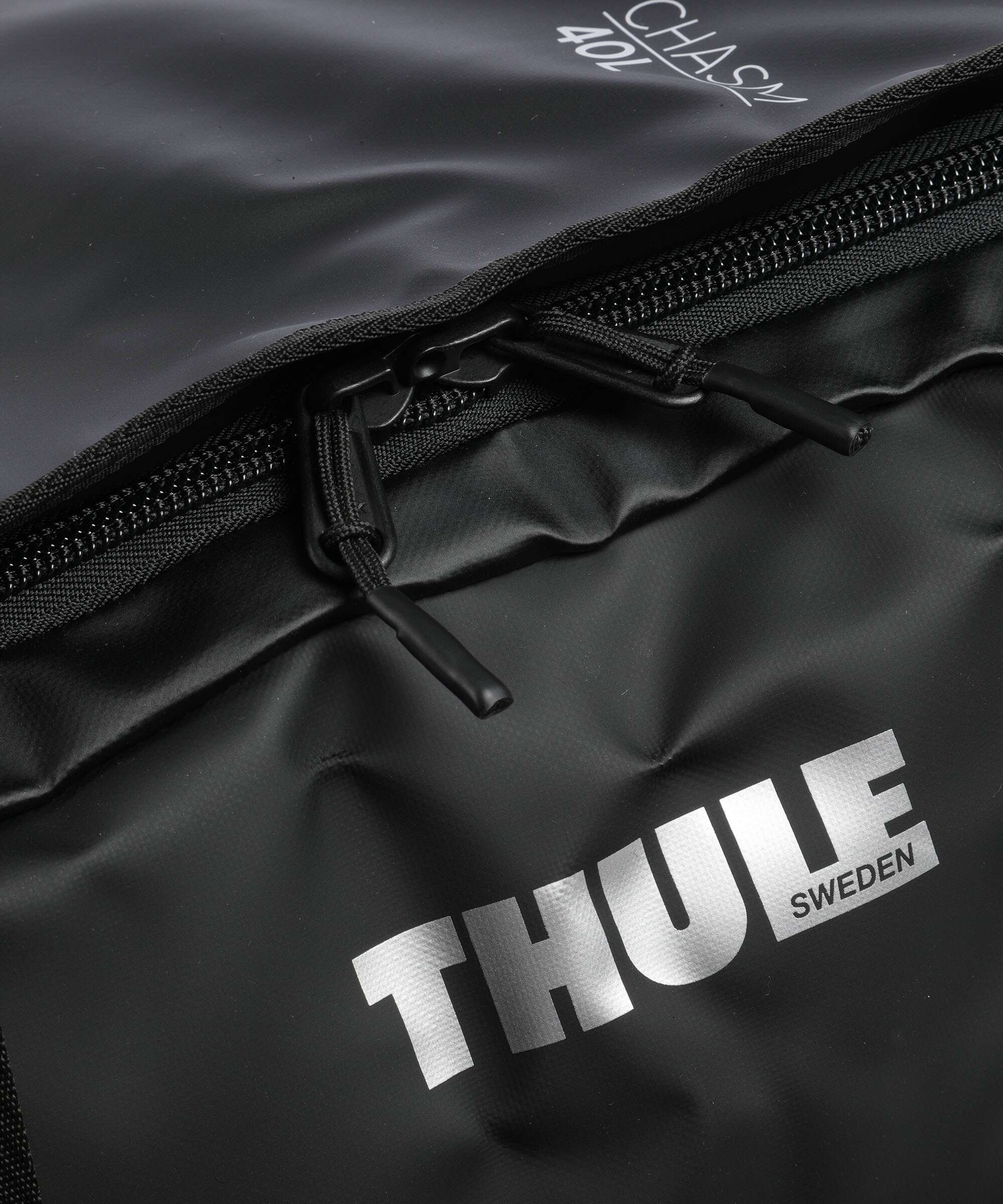 Thule Chasm 40 Weekend bag black - Image 4