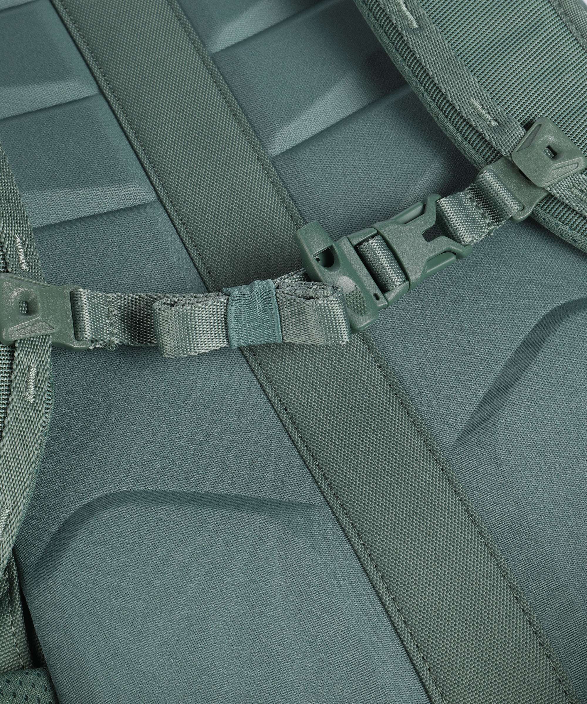 Thule Landmark 60 Travel backpack hazy green - Image 7