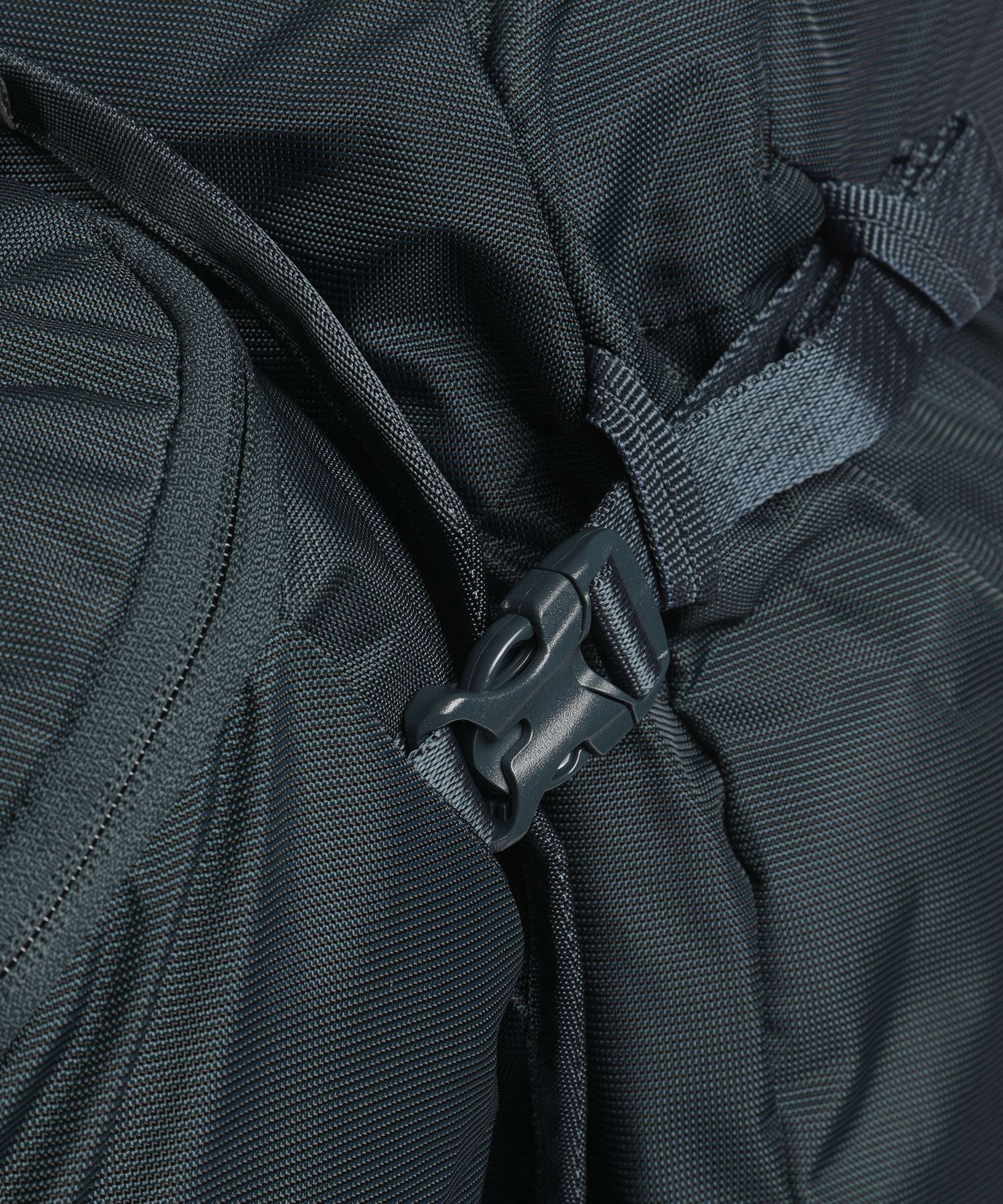 Thule Landmark 70 Travel backpack darkest blue - Image 7