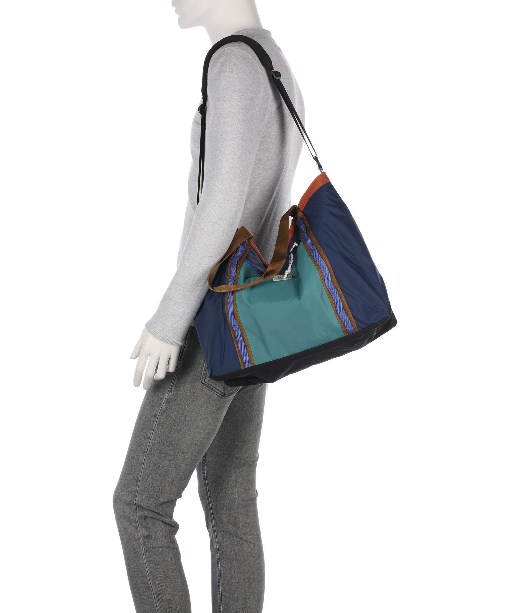 Topo Designs Mountain Utility Hobo bag midnight/caribbean - Image 4