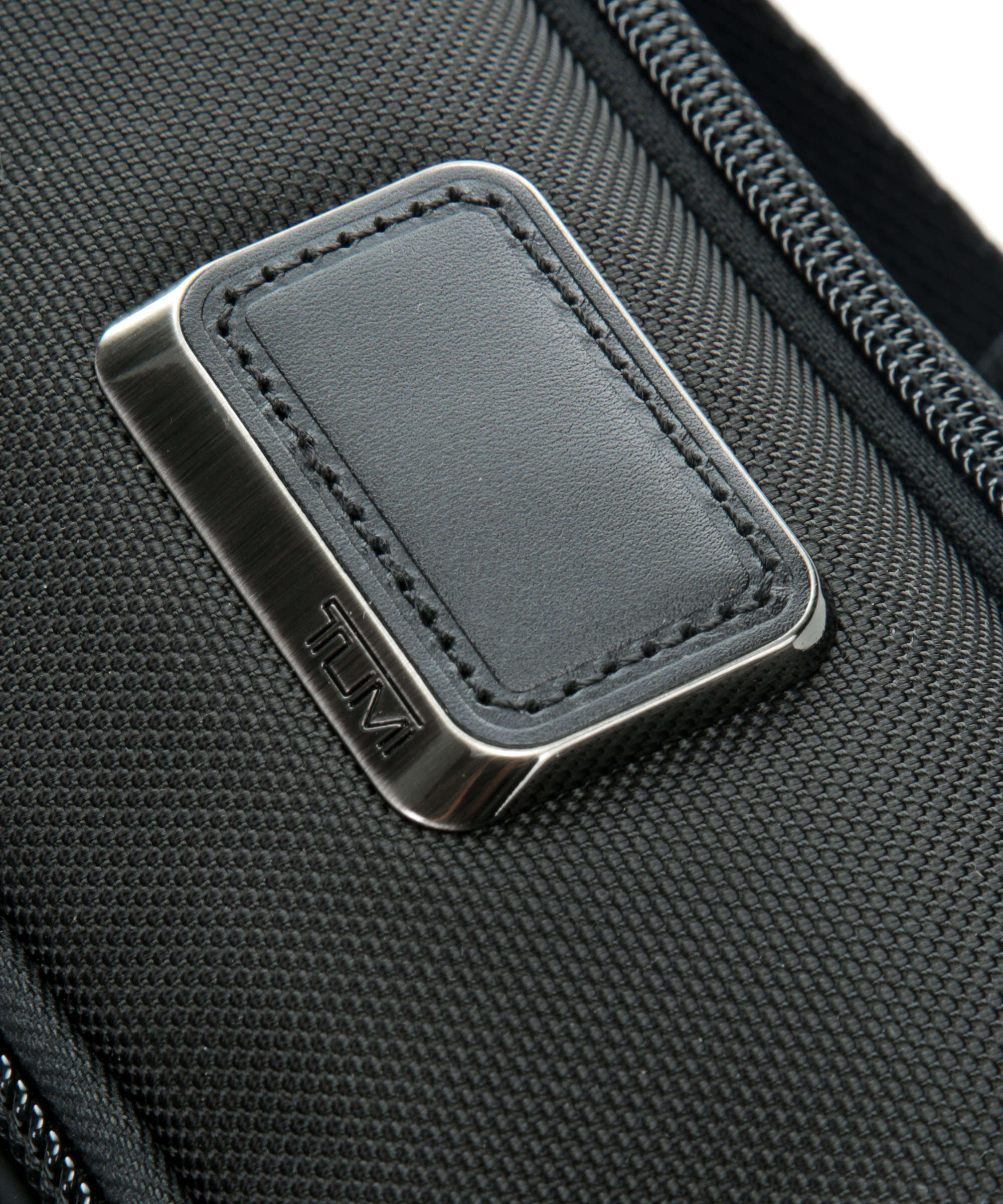 tumi Alpha Bravo Columbus Fanny pack black - Image 3