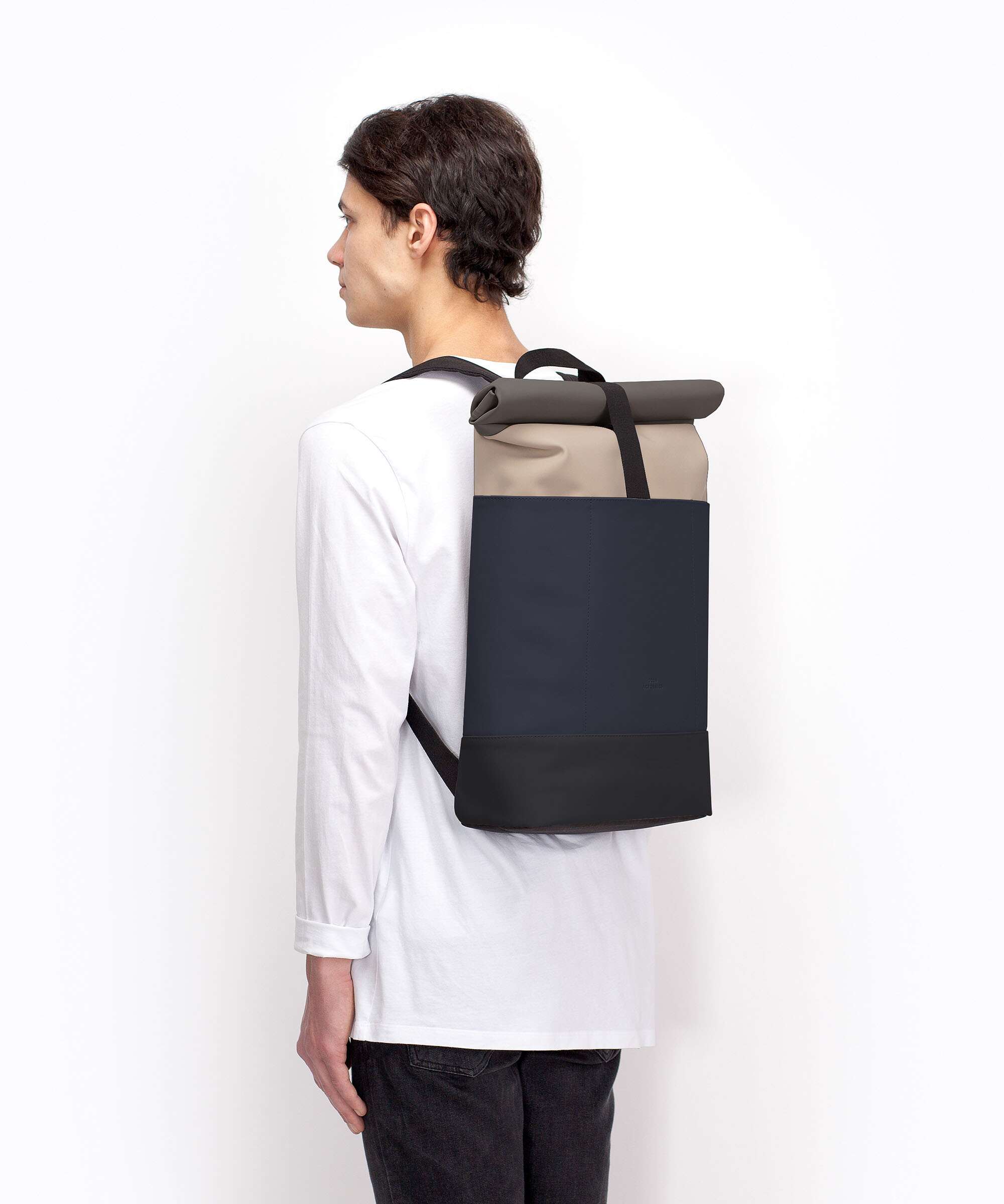 Ucon Acrobatics Lotus Hajo Medium Rolltop backpack nude/dark navy - Image 4