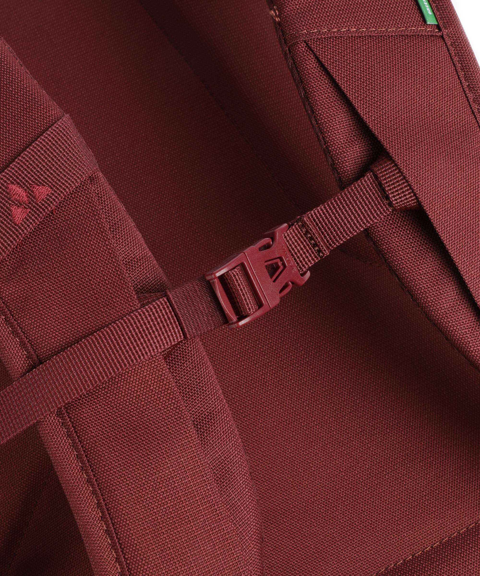 Vaude Okab II Rolltop backpack dark cherry - Image 4