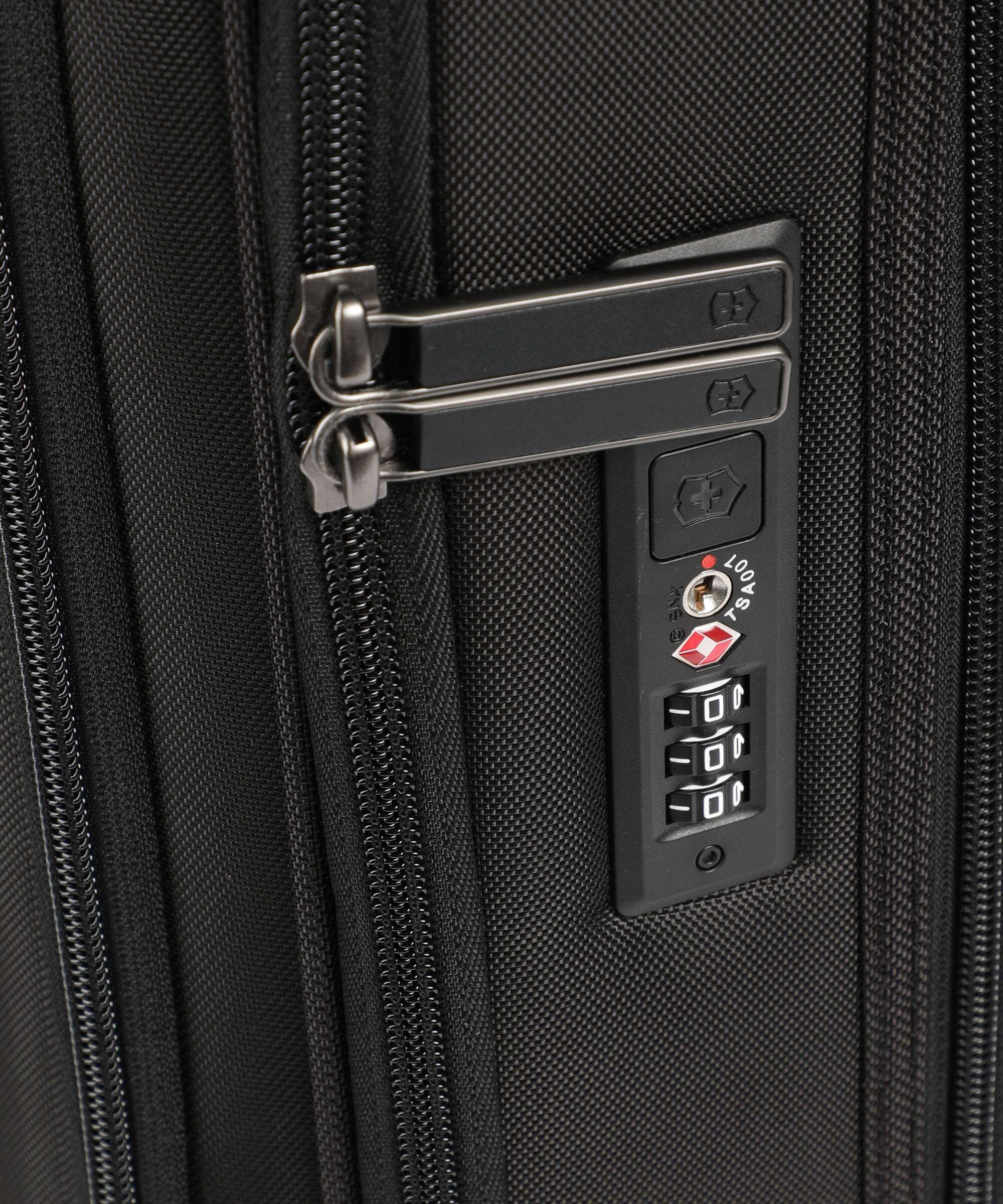 Victorinox Werks Traveler 7.0 FFQ Spinner (4 wheels) black - Image 3