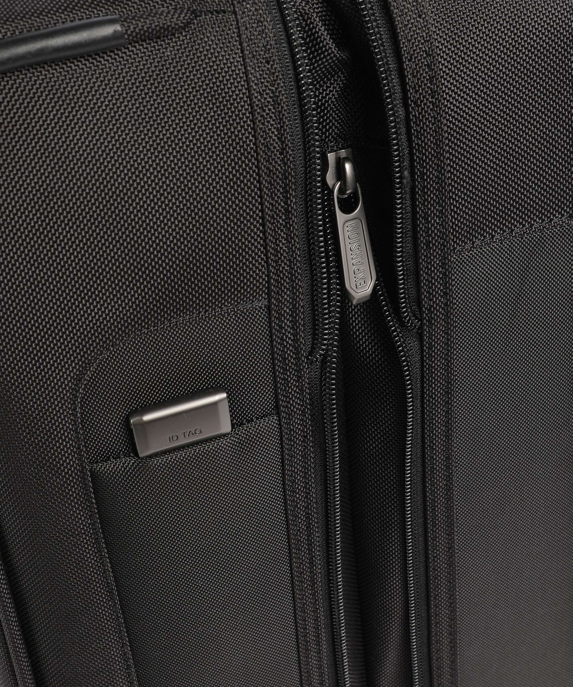 Victorinox Werks Traveler 7.0 FFQ Spinner (4 wheels) black - Image 4